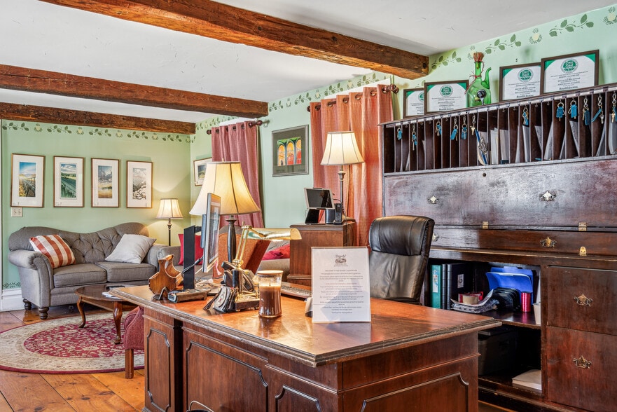 More Photos Of 9 Main St, Lyme Hospitality For Sale