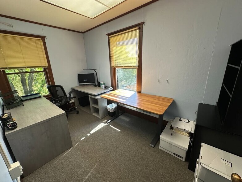 More Photos Of 1112 Columbia St, Vancouver Office For Lease