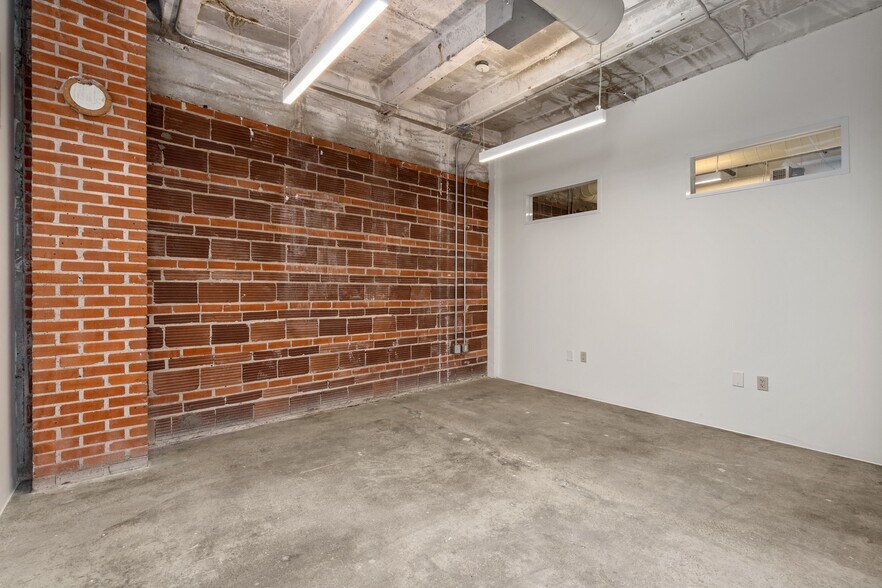 More Photos Of 1701 Commerce St, Houston Loft Creative Space For Lease