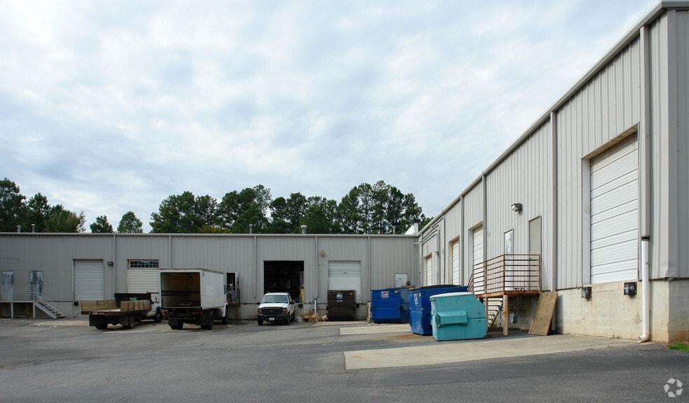 More Photos Of 7517 Precision Dr, Raleigh Flex For Lease