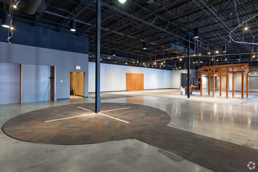 More Photos Of 6911 Fm 1960 Rd W, Houston Freestanding For Lease