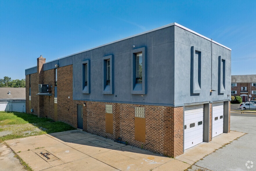 More Photos Of 2207 Saint James Church Rd, Wilmington Auto Repair For Lease