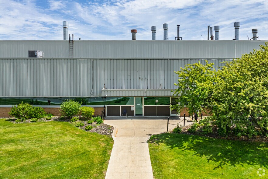 More Photos Of 17423 W Jefferson Ave, Riverview Industrial For Sale