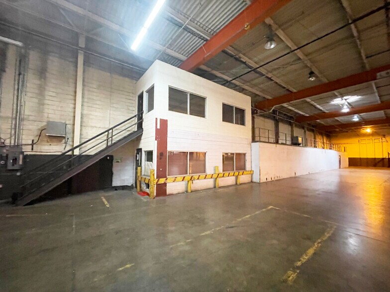 More Photos Of 15012 Edgerton Rd, New Haven Manufacturing For Lease