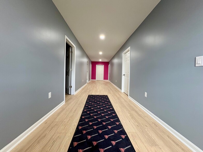 More Photos Of 5134 Old Haywood Rd, Mills River Flex For Lease