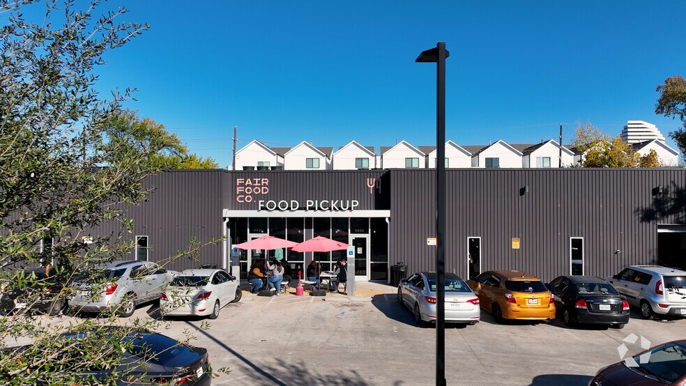 Primary Photo Of 5832 Fairdale Ln, Houston Restaurant For Lease