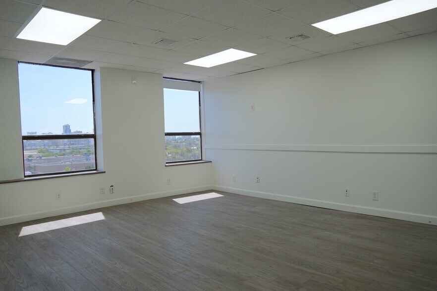 More Photos Of 1250 E Hallandale Beach Blvd, Hallandale Beach Office For Lease