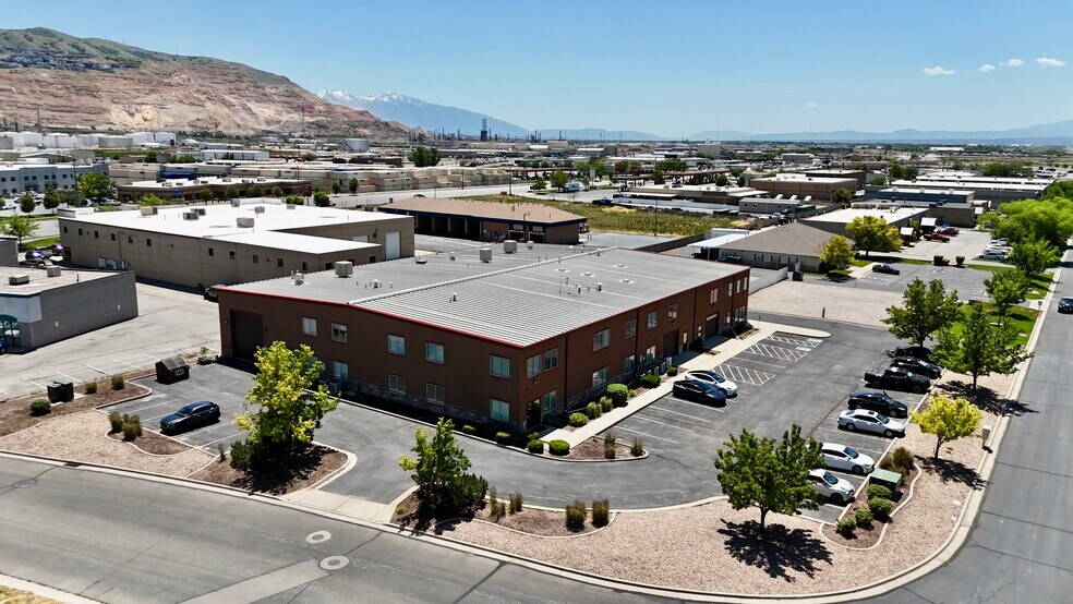 More Photos Of 190 N Cutler Dr, North Salt Lake Warehouse For Lease