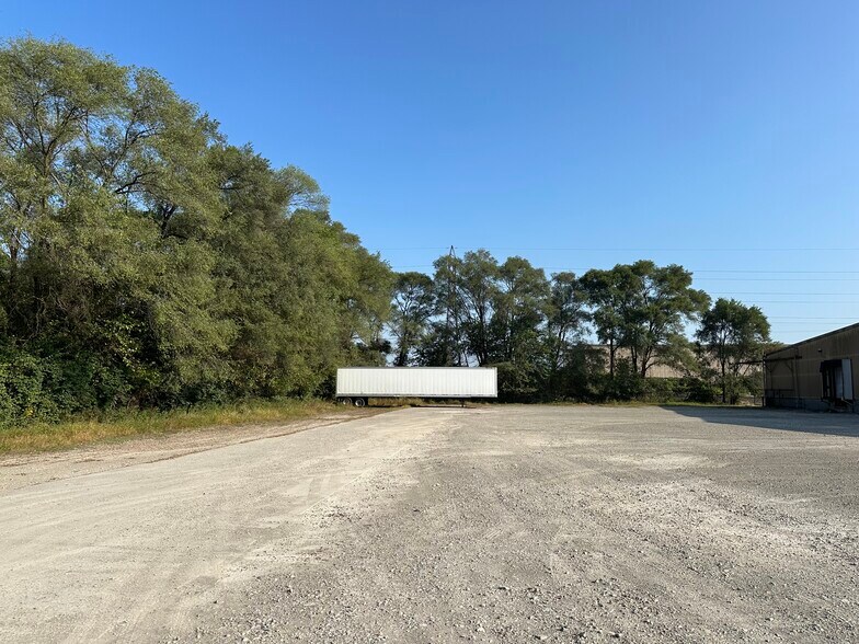 More Photos Of 1507 S Olive St, South Bend Warehouse For Lease