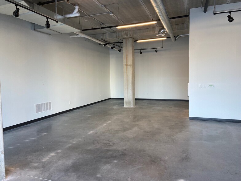 More Photos Of 161 S Riverheath Way, Appleton Apartments For Lease