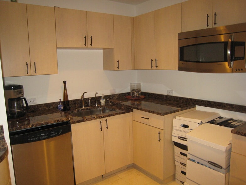 More Photos Of 1680 Michigan Ave, Miami Beach Office Residential For Lease