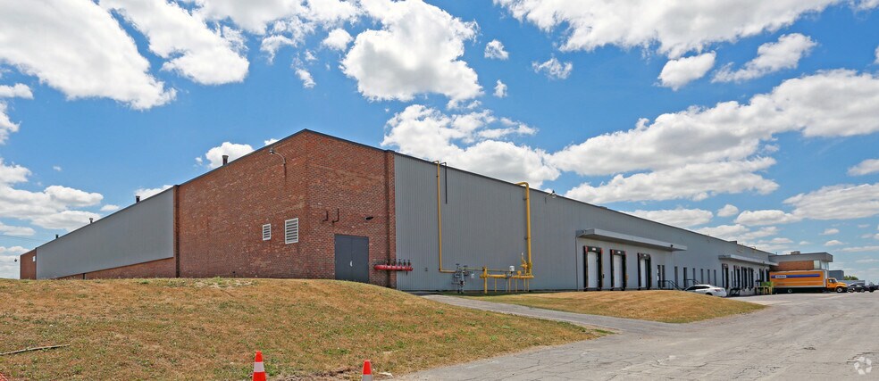Primary Photo Of 1250 Franklin Blvd, Cambridge Warehouse For Lease
