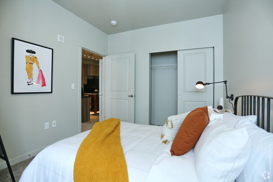 More Photos Of 913 S Jackson St, Seattle Apartments For Lease