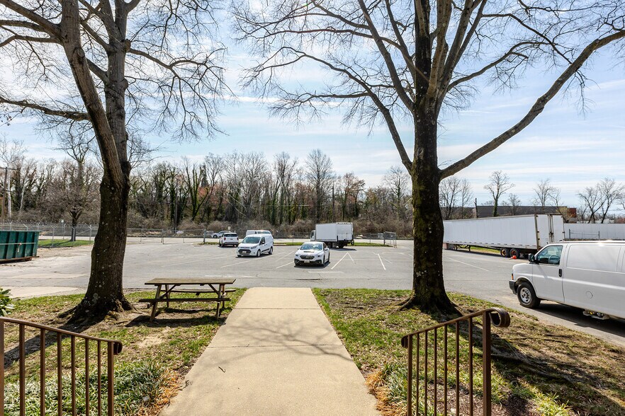 More Photos Of 2120 Beaver Rd, Landover Warehouse For Sale