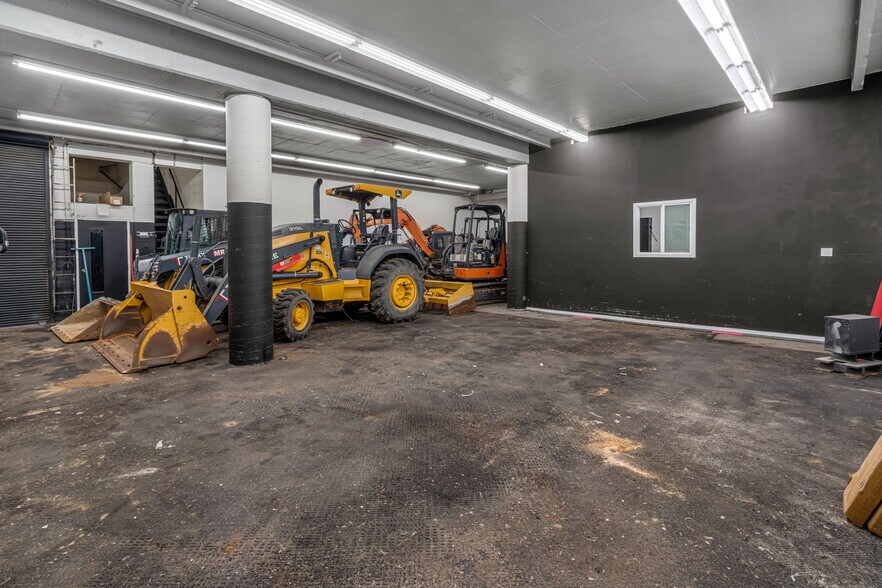 More Photos Of 2637 Saint Louis Ave, Signal Hill Warehouse For Sale