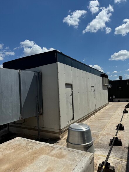 More Photos Of 2601 Kelley Pointe Pky, Edmond Medical For Sale