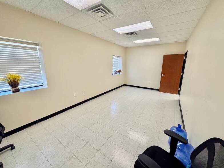 More Photos Of 4844 CR 430, Pleasanton Warehouse For Sale
