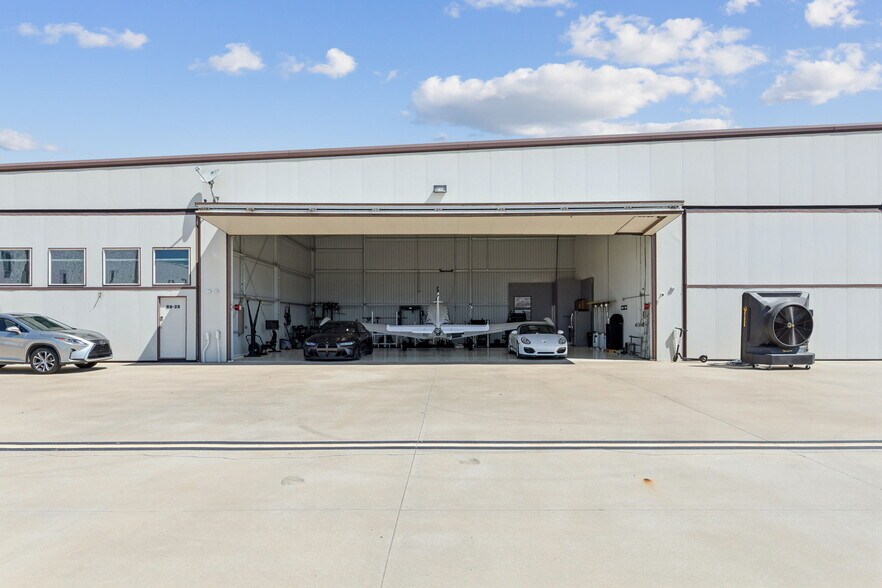 More Photos Of 15809 Addison Rd, Addison Airplane Hangar For Sale