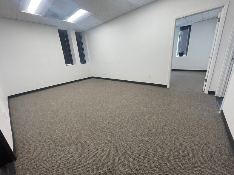 More Photos Of 312 E Illinois Ave, Midland Office For Lease