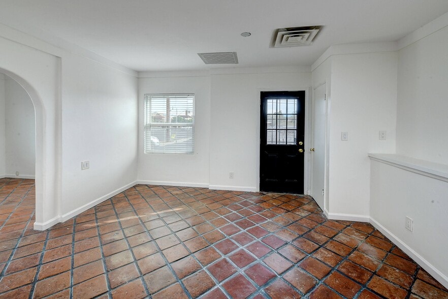 More Photos Of 3854 E Fort Lowell Rd, Tucson Freestanding For Sale