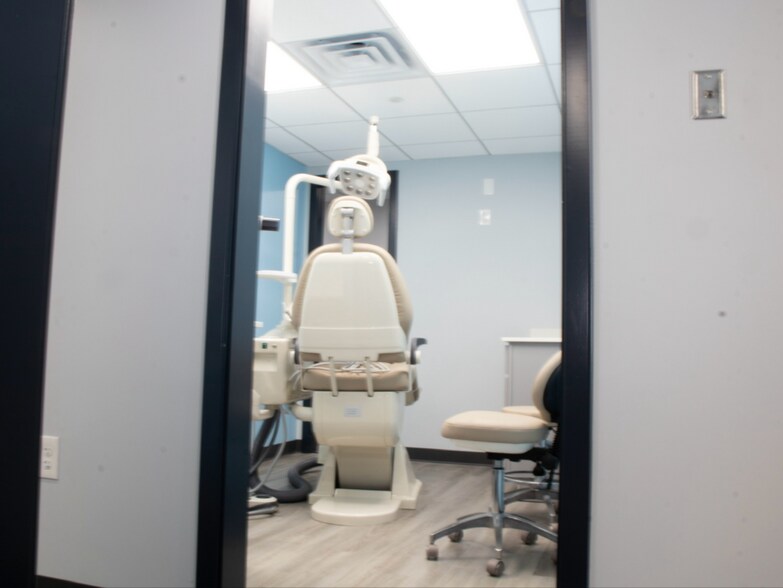 More Photos Of 826 Crescent St, Brockton Freestanding For Lease