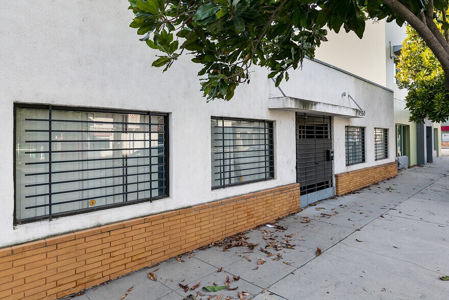 More Photos Of 1550 Victory Blvd, Glendale Office For Sale