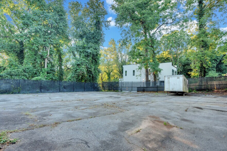 More Photos Of 2961 Alston Dr, Atlanta Warehouse For Sale