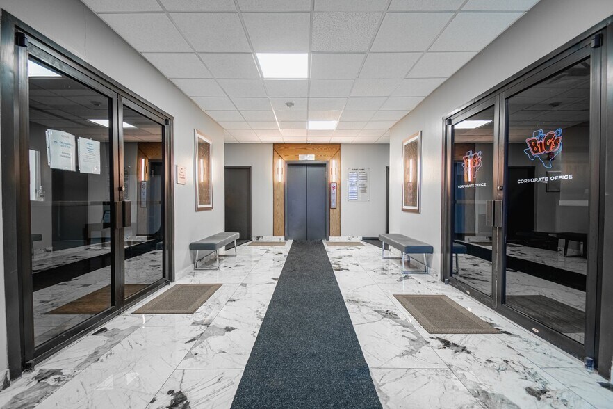More Photos Of 7410 Blanco Rd, San Antonio Office For Lease
