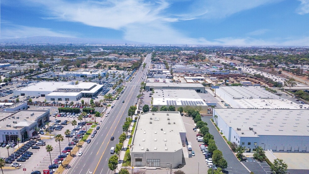 More Photos Of 1827 E Spring St, Long Beach Showroom For Sale