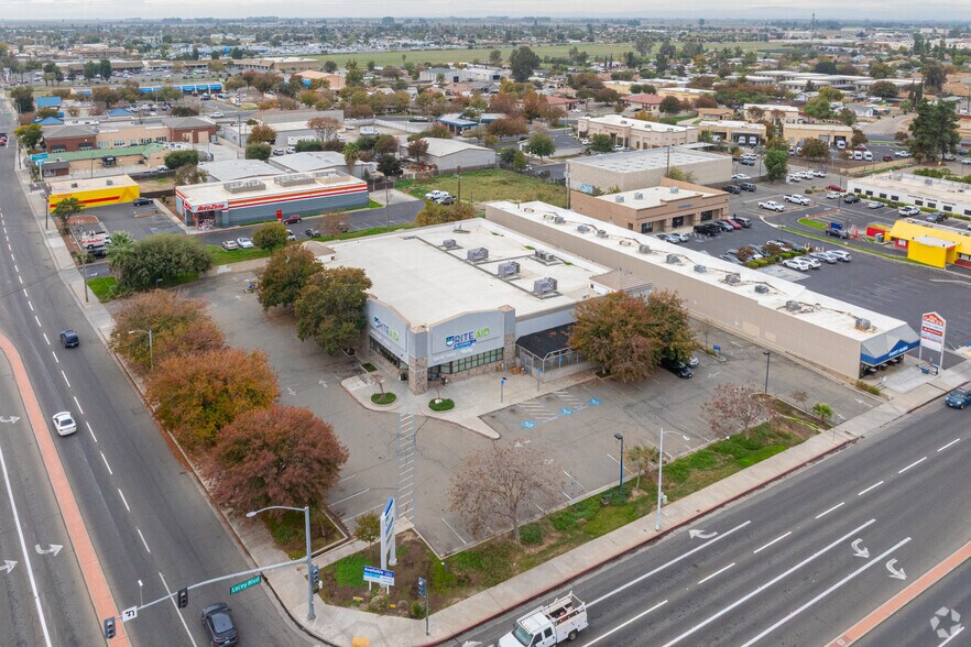 More Photos Of 707 W Lacey Blvd, Hanford General Retail For Sale