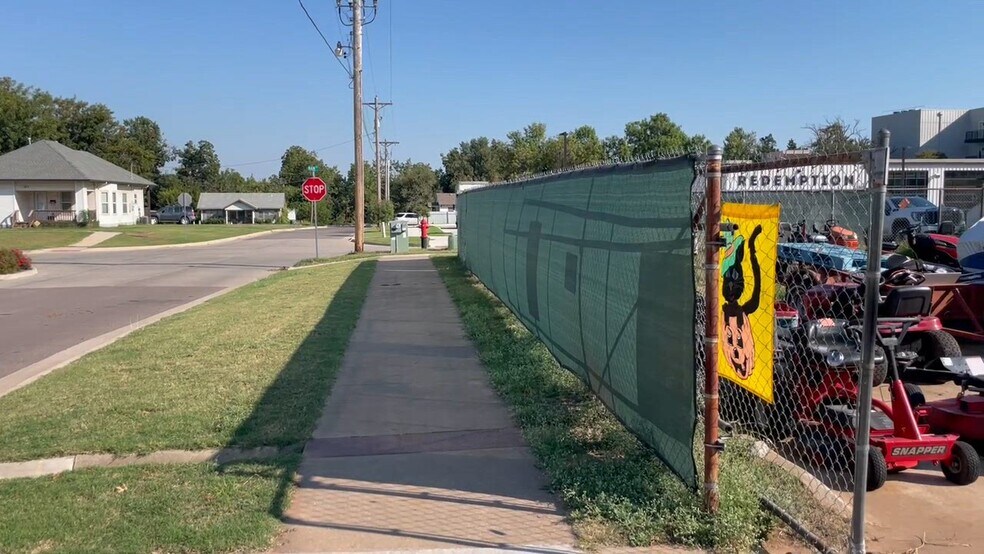 Primary Photo Of 126 W Main St, Edmond Freestanding For Sale