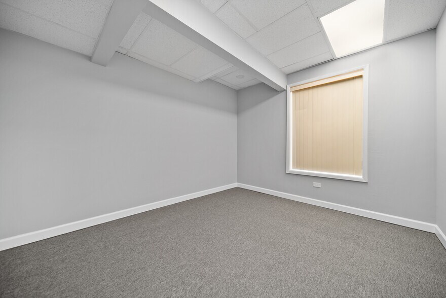 More Photos Of 211 W Chicago Ave, Hinsdale Office For Sale