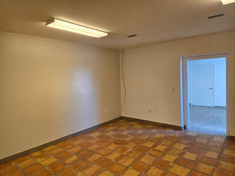 More Photos Of 701 E Tejana Rd, Progreso Unknown For Sale