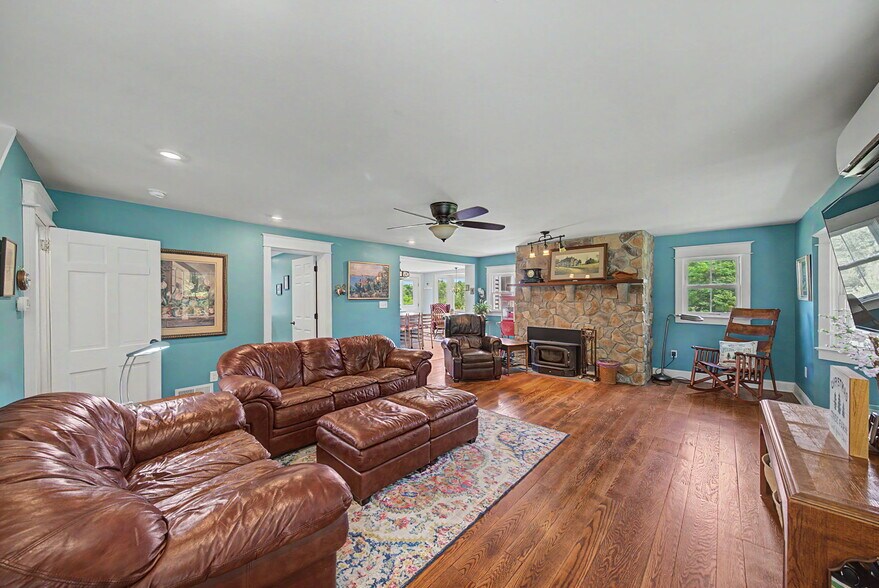 More Photos Of 21 Frontage Rd, Blairstown Specialty For Sale
