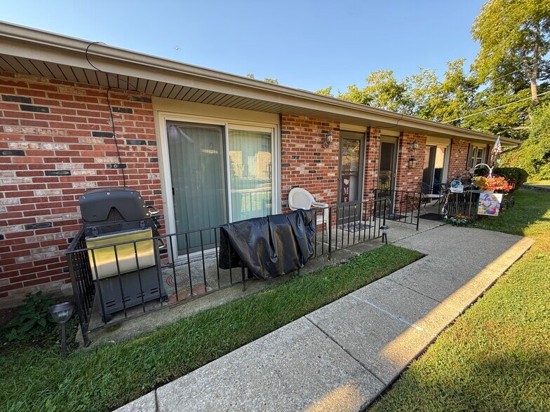 More Photos Of 230 Troy Ln, Lombard Multifamily For Sale