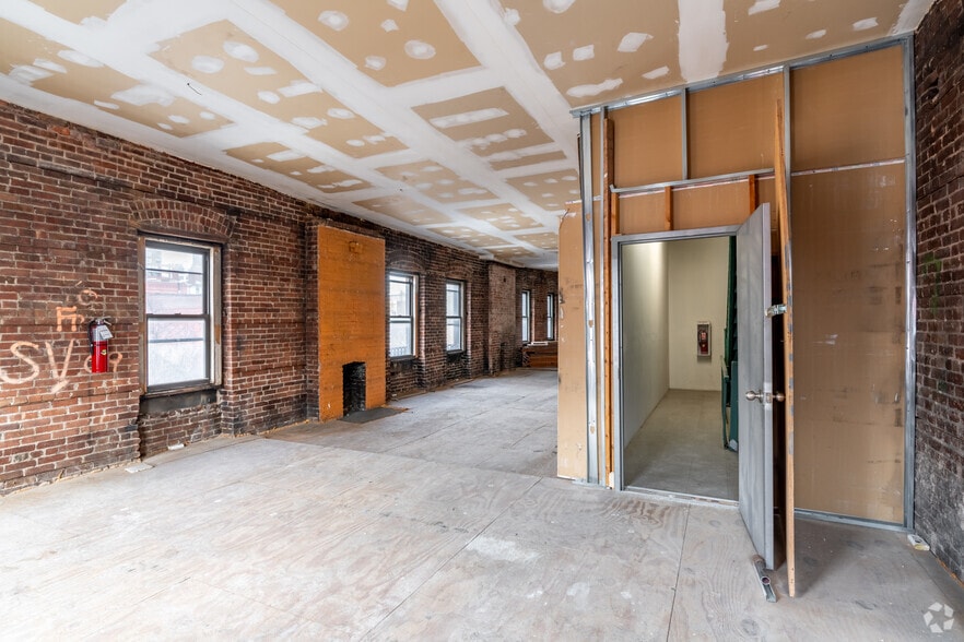 More Photos Of 177 Spring St, New York Apartments For Sale