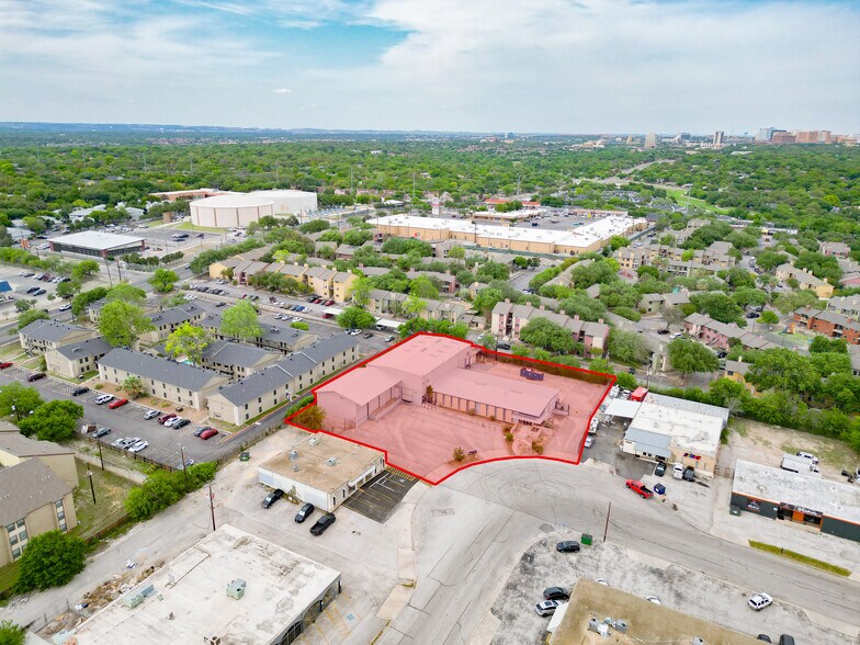 More Photos Of 5423 Jackwood Dr, San Antonio Warehouse For Lease