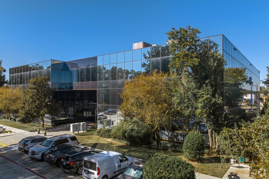 More Photos Of 719 Sawdust Rd, The Woodlands Office For Lease