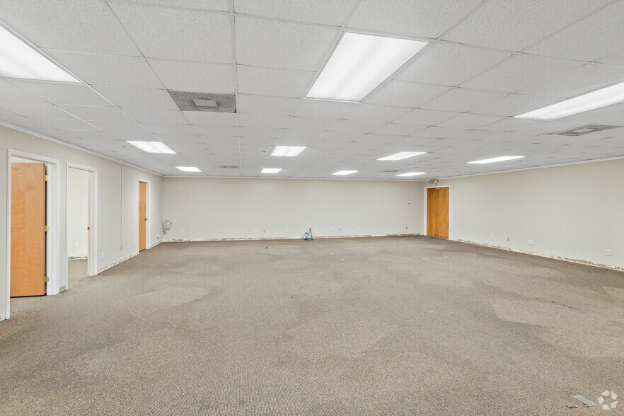 More Photos Of 4003 Seminole Pratt Whitney Rd, City Of Westlake Refrigeration Cold Storage For Lease