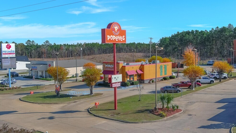 Primary Photo Of 5101 University Pky, Natchitoches Fast Food For Sale