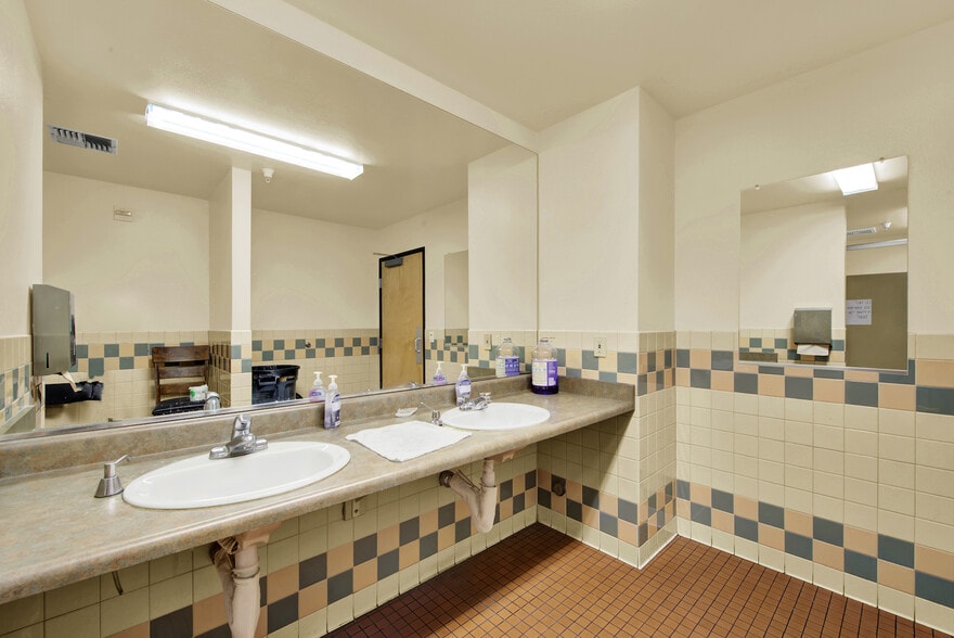 More Photos Of 814 Court St, Woodland Rehabilitation Center For Sale