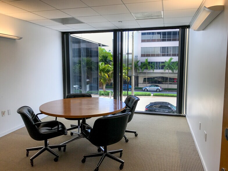 More Photos Of 2100 Ponce De Leon Blvd, Coral Gables Office For Lease