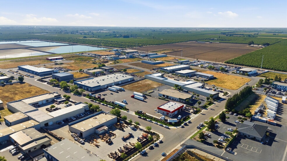 More Photos Of 4376 Farm Supply Dr, Ceres Truck Terminal For Sale