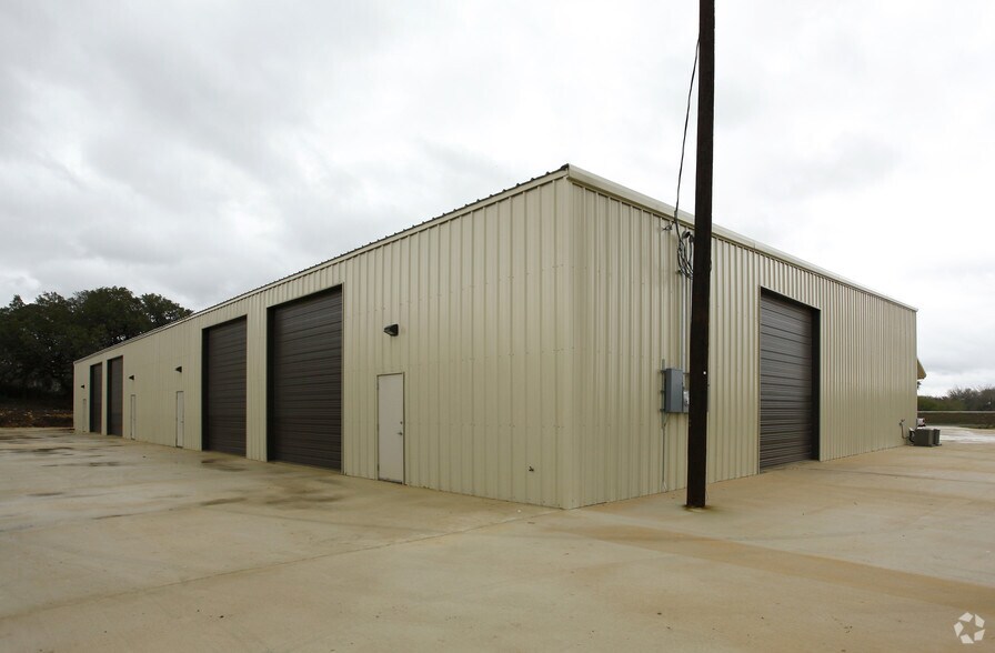 More Photos Of 103 Ranger Dr, Boerne Warehouse For Lease