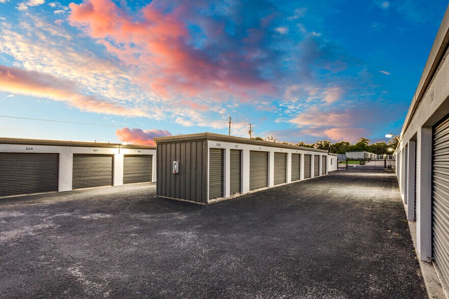 More Photos Of 209 Commercial Dr, Taylor Self Storage For Sale