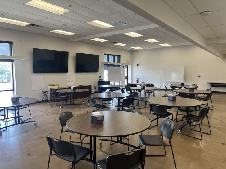 More Photos Of 1201 Hanley Industrial Ct, Brentwood Flex For Sale