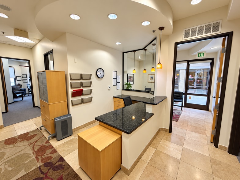 More Photos Of 9965 N 95th St, Scottsdale Medical For Sale