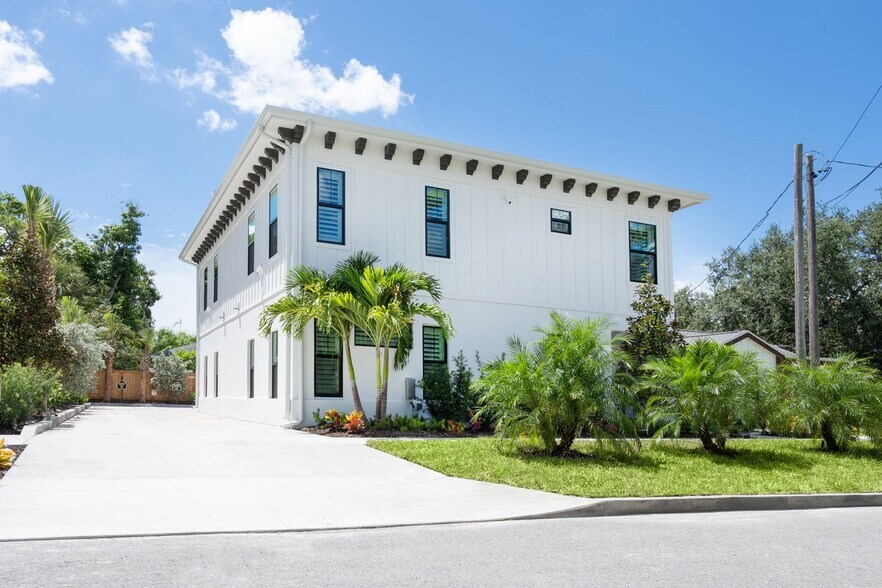 More Photos Of 1234 15th St, Sarasota Specialty For Sale