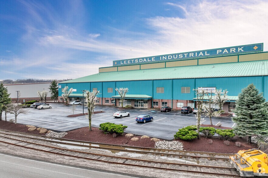 More Photos Of 450 Riverport Dr, Leetsdale Warehouse For Lease