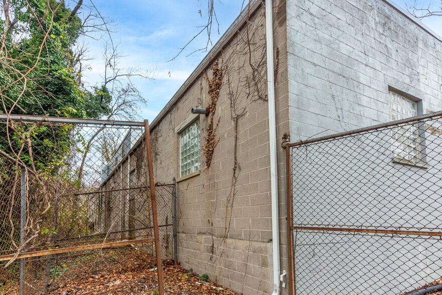More Photos Of 1401 Clipper Heights, Baltimore Warehouse For Sale